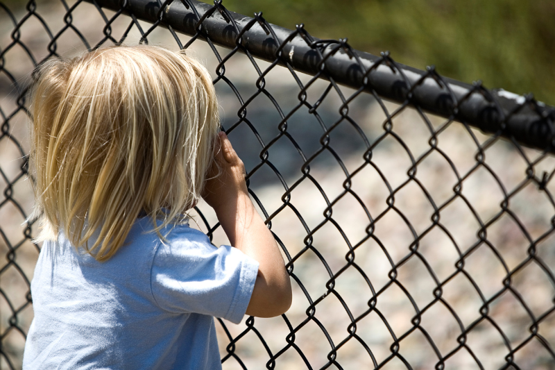 Hilfe holen Notruf Kindern erklären