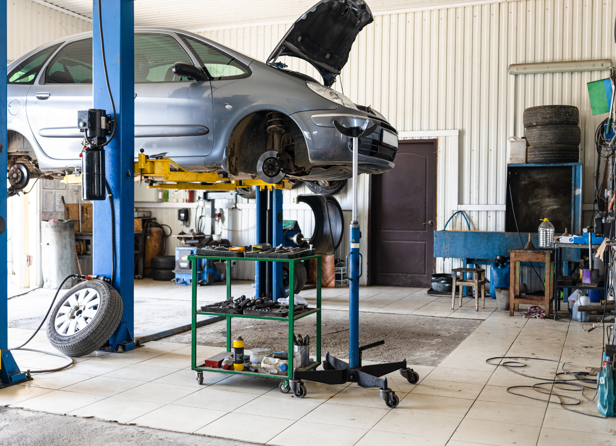 Operational fire protection in a car workshop