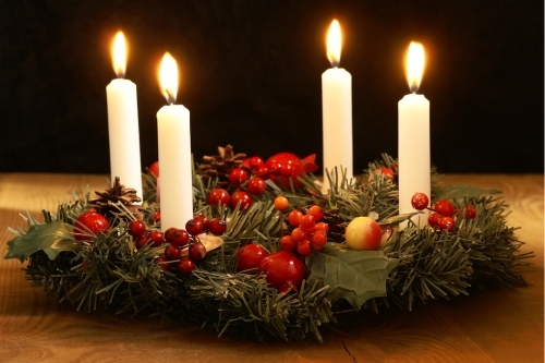 Brandschutz Weihnachtszeit - Brandschutz an Weihnachten-Adventskranz-S-c
