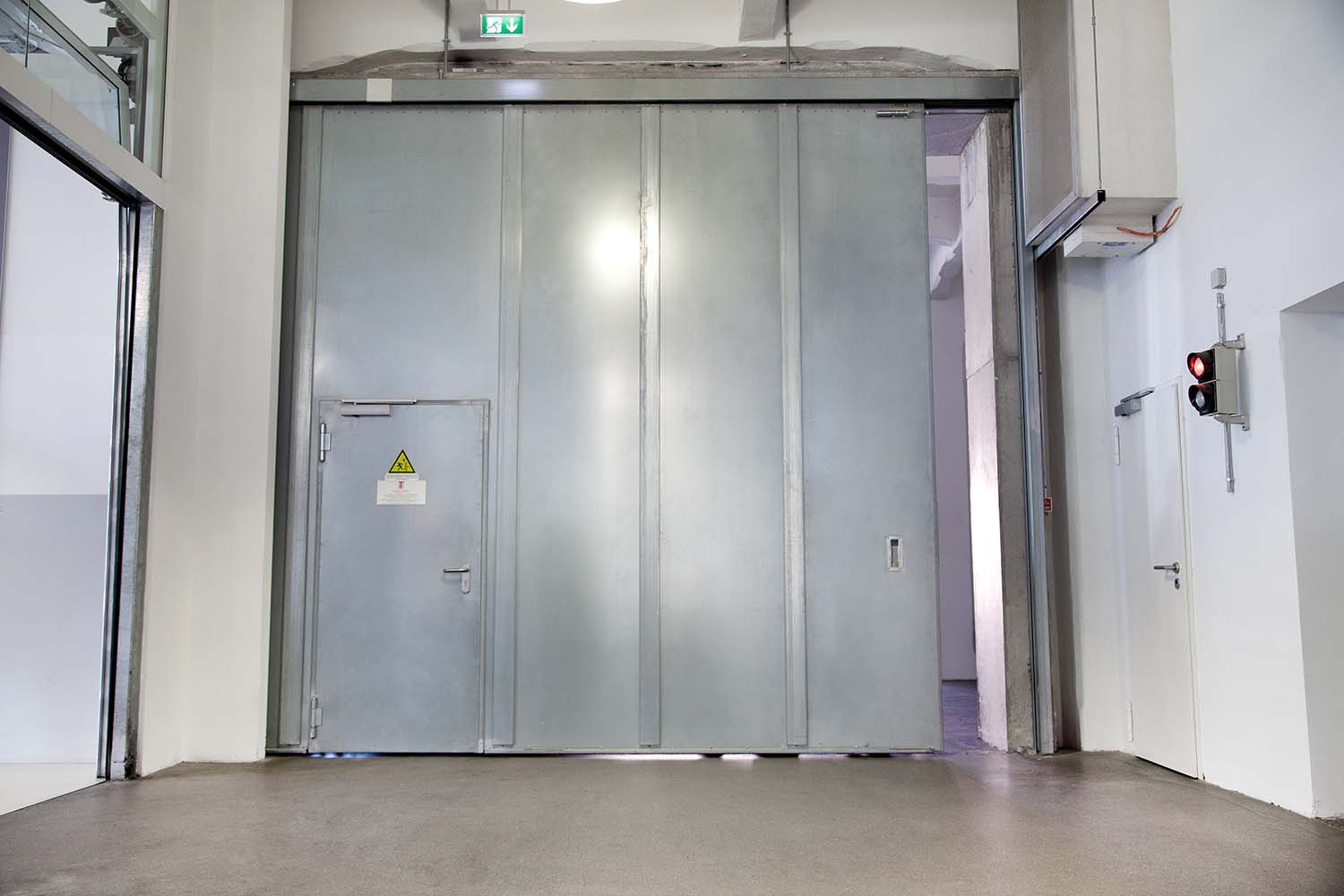 Brandschutzschiebetor mit Schlupftür-CWS Fire Safety