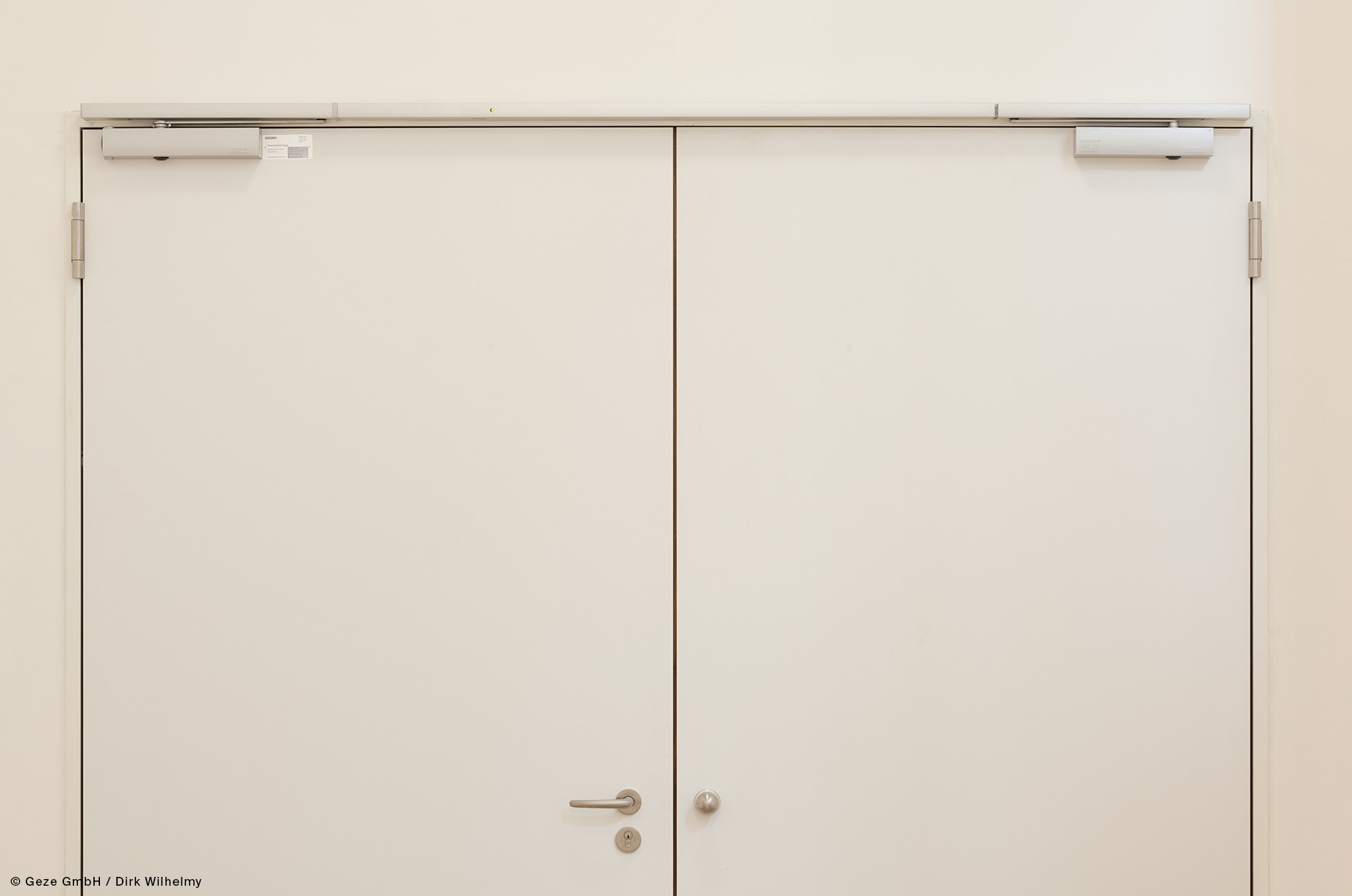 Brandschutztür mit Feststellanlage-Tür mit FSA-CWS Fire Safety