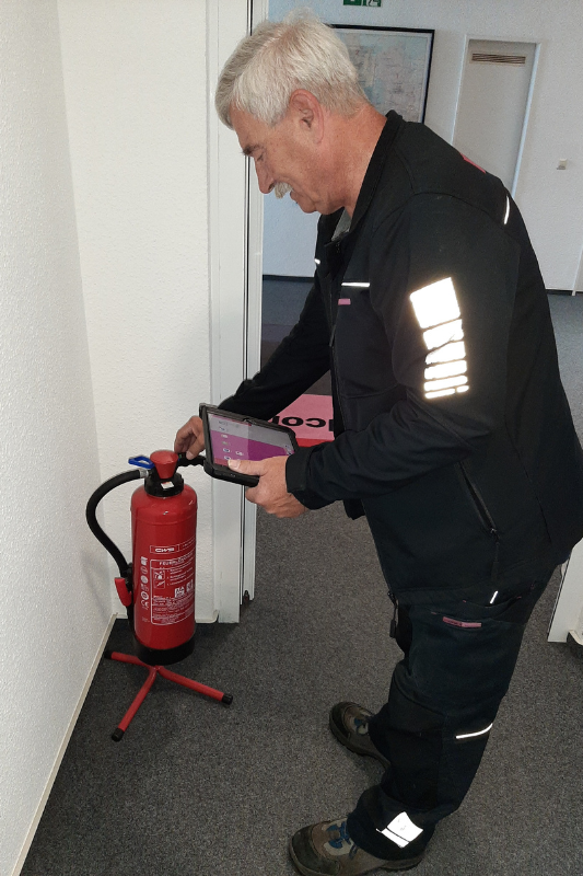 Jörg Brandschutzbeauftragter Feuerlöscher Prüfung