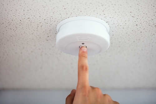 Kontrolle von Rauchmeldern-CWS Fire Safety-S-c