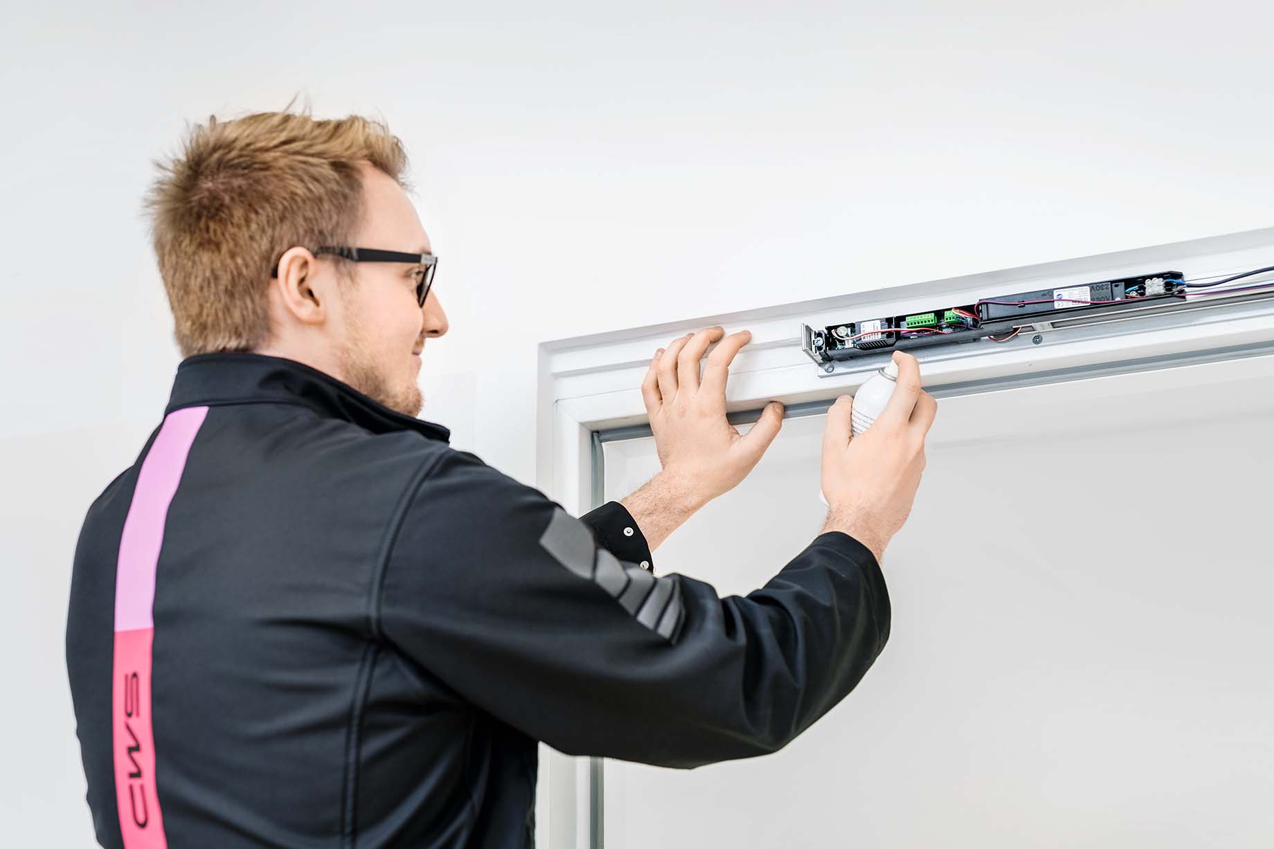 Prüfung von Brandschutztüren und Feststellanlagen-CWS Fire Safety