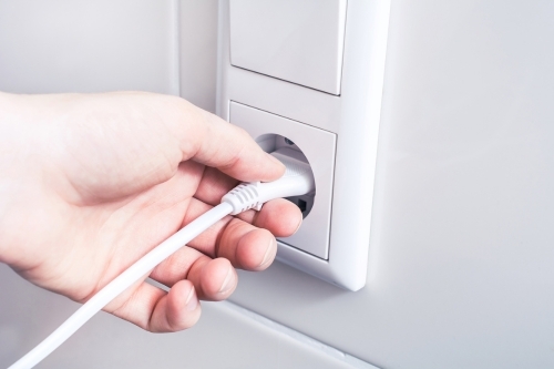 Steckdose-Brandschutz-Stecker ziehen-S-c