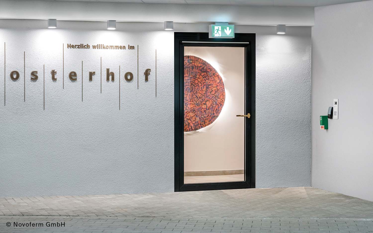Varianten von Brandschutztüren mit Glas