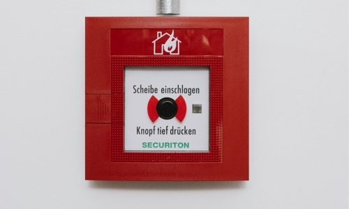 Verhalten im Brandfall am Arbeitsplatz-Brand melden-CWS