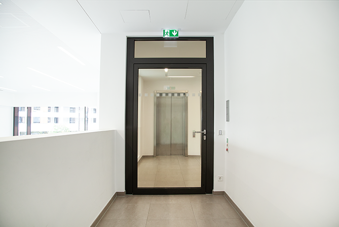 Wer darf Brandschutztüren einbauen - CWS Fire Safety