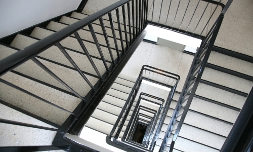 Wie breit muss ein Fluchtweg sein-Treppenhaus-CWS Fire Safety