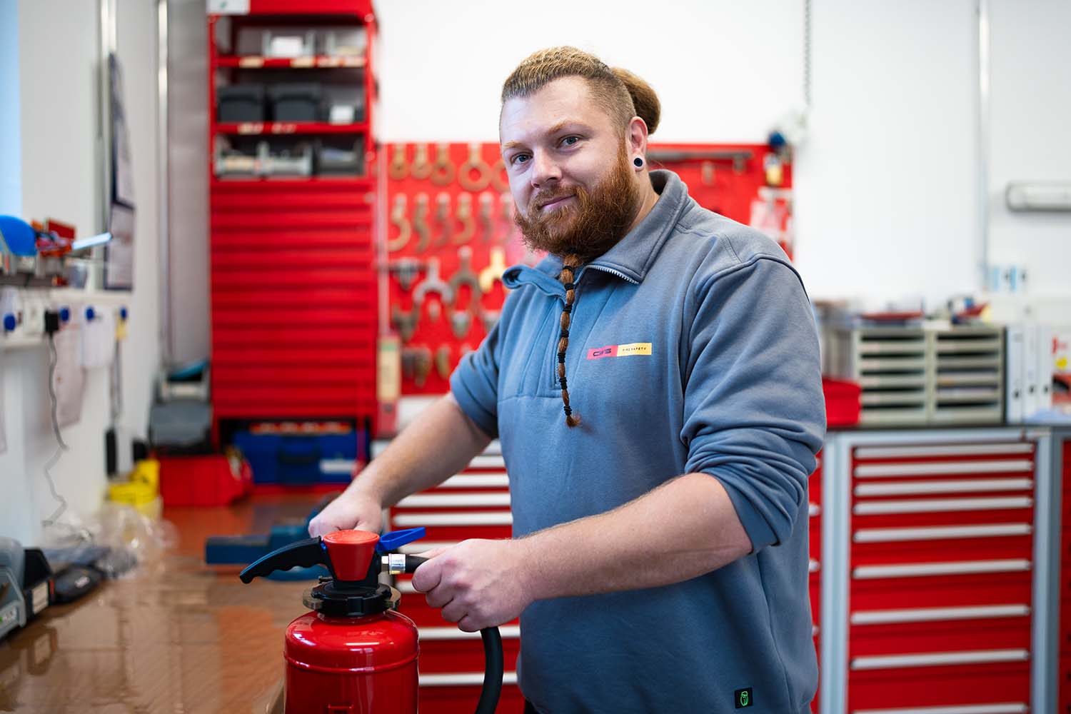 Wir unterstützen beim Feuerlöscher-Austauch-Löschmitteltausch-CWS Fire Safety